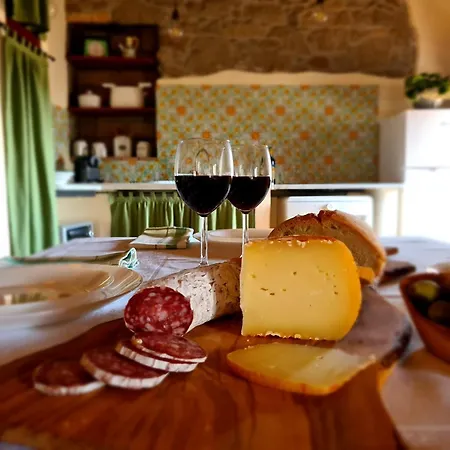 Uno Sguardo Sul Borgo * モンテカティーニ・ヴァル・ディ・チェーチナ